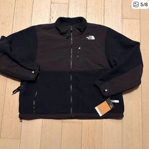 The North Face Men's Black Performance Jacket